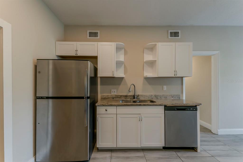1007 Emeralda Road Orlando, FL 32808 - Photo 11 of 47