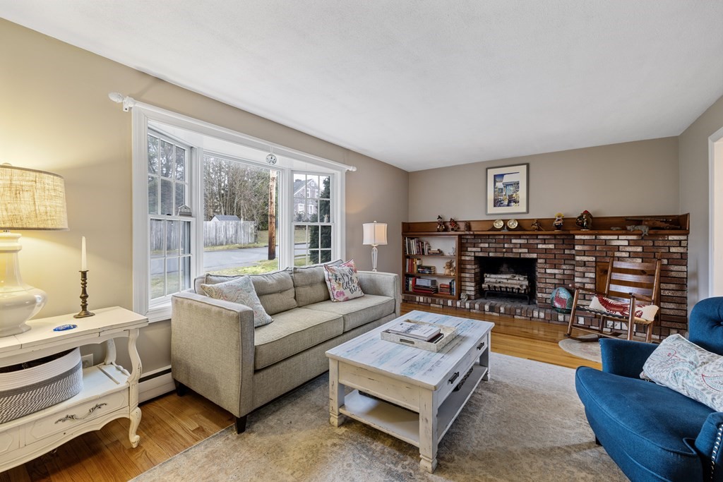 5 Haley Road Marblehead, MA 01945 - Photo 3 of 37