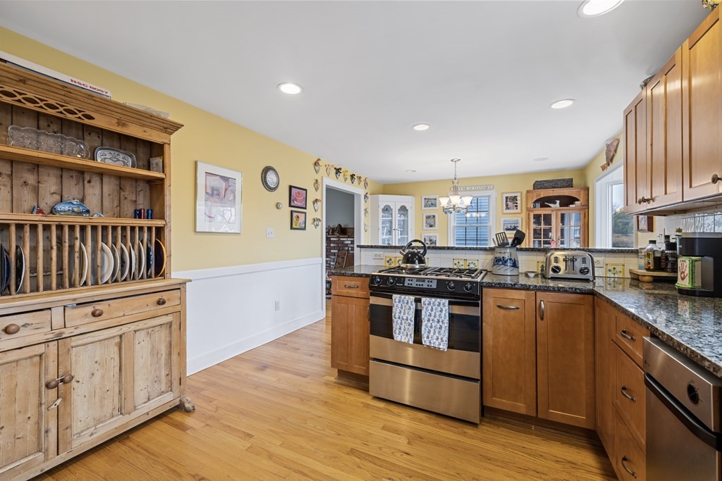 5 Haley Road Marblehead, MA 01945 - Photo 8 of 37