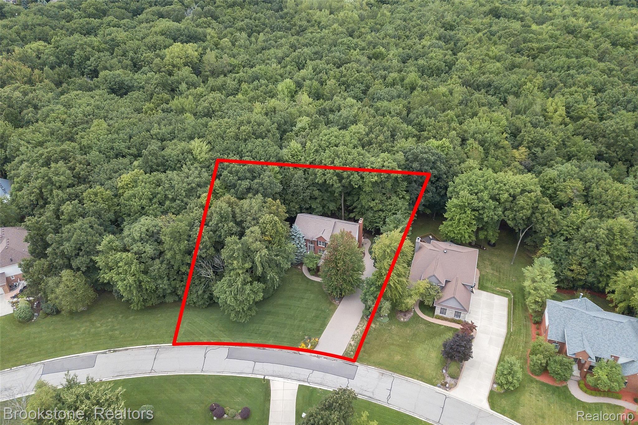 910 Indianpipe Road Lake Orion, MI 48360 - Photo 52 of 53 61-910 Indianpipe Rd-WindowStill-Re.jpg