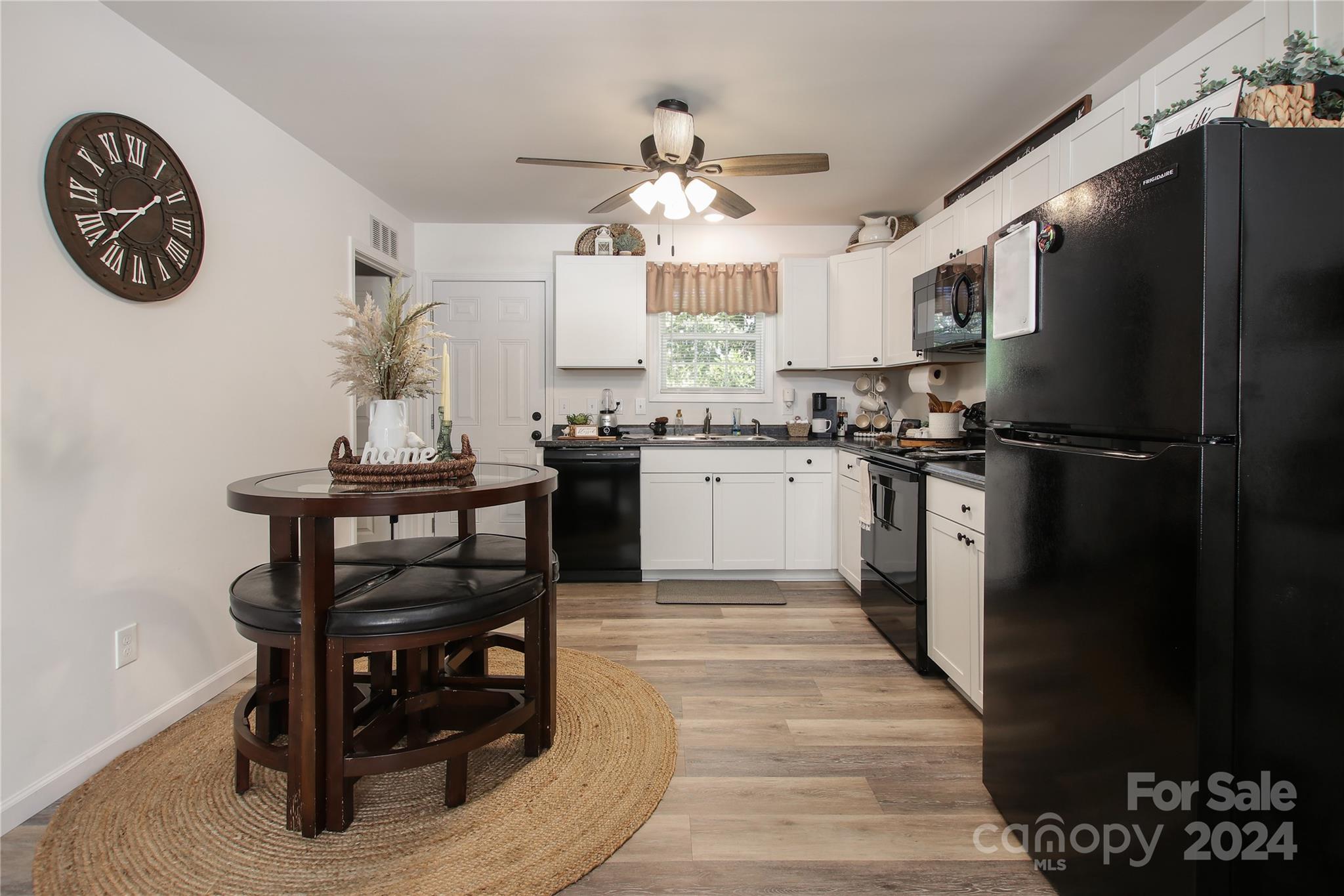 411 A & B Spring Street Denton, NC 27239 - Photo 9 of 24 Gallery Image 9