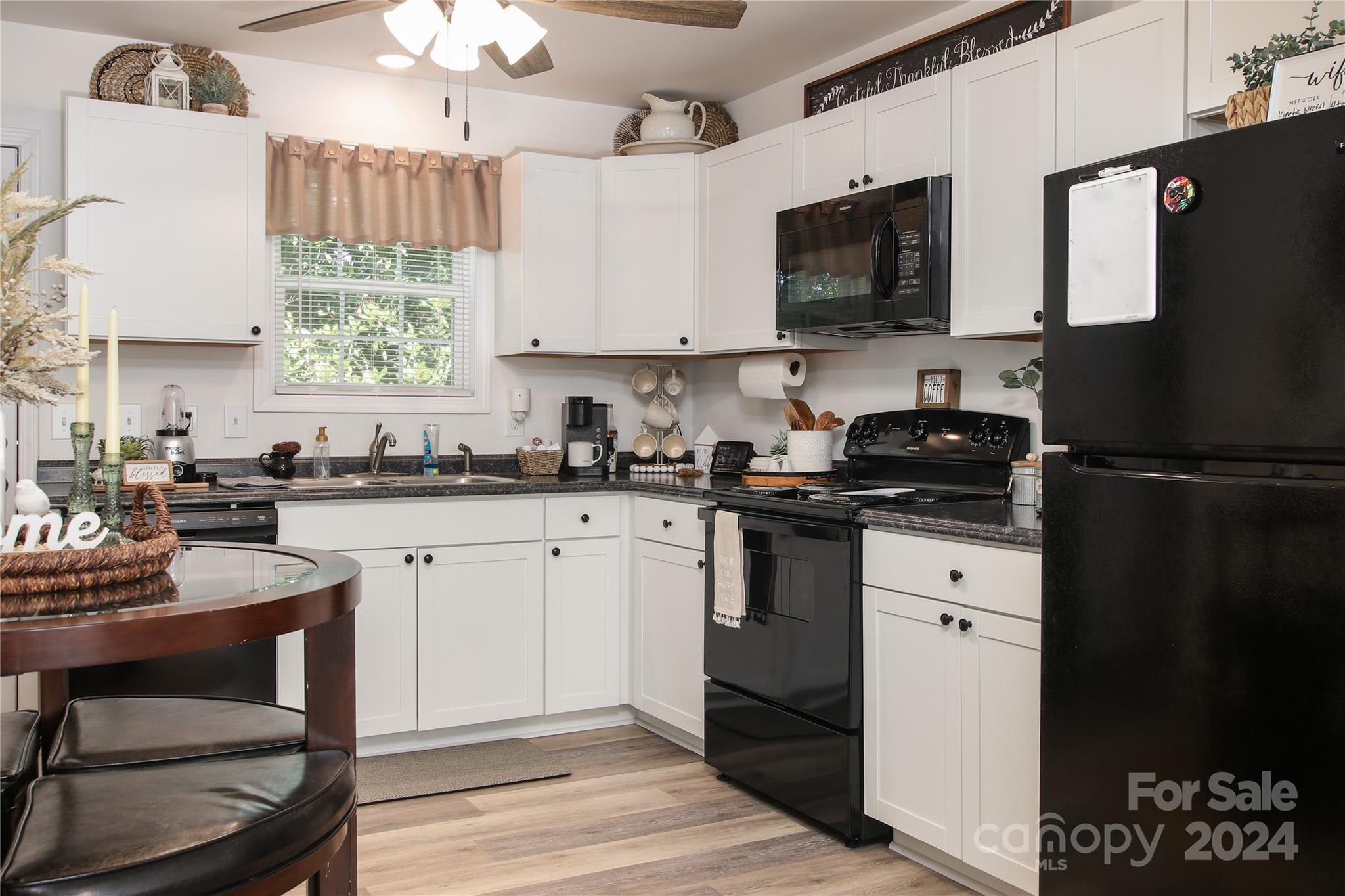 411 A & B Spring Street Denton, NC 27239 - Photo 10 of 24 Gallery Image 10