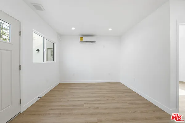 $1,795 | 222 East Vernon Avenue, Unit 3/4, Los Angeles, CA 90011