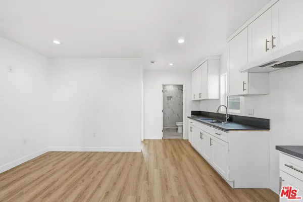 $1,795 | 222 East Vernon Avenue, Unit 3/4, Los Angeles, CA 90011
