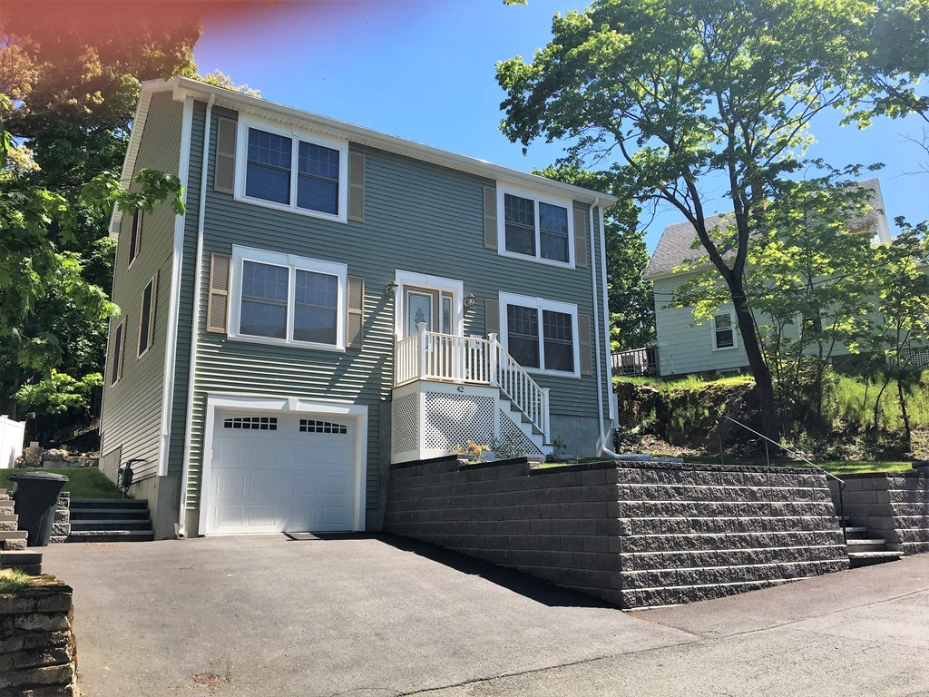 42 Glen Road Swampscott, MA 01907 - Photo 1 of 28 Gallery Image 1