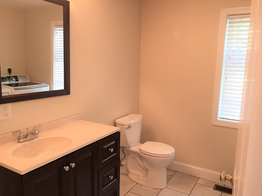 42 Glen Road Swampscott, MA 01907 - Photo 12 of 28 Gallery Image 12