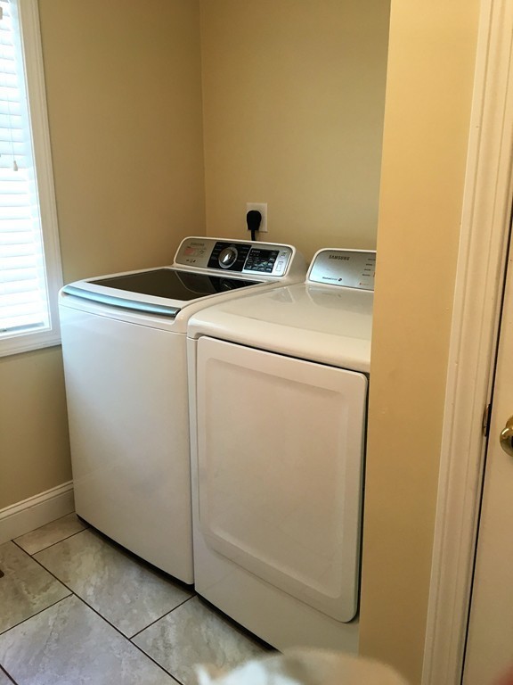 42 Glen Road Swampscott, MA 01907 - Photo 13 of 28 Gallery Image 13