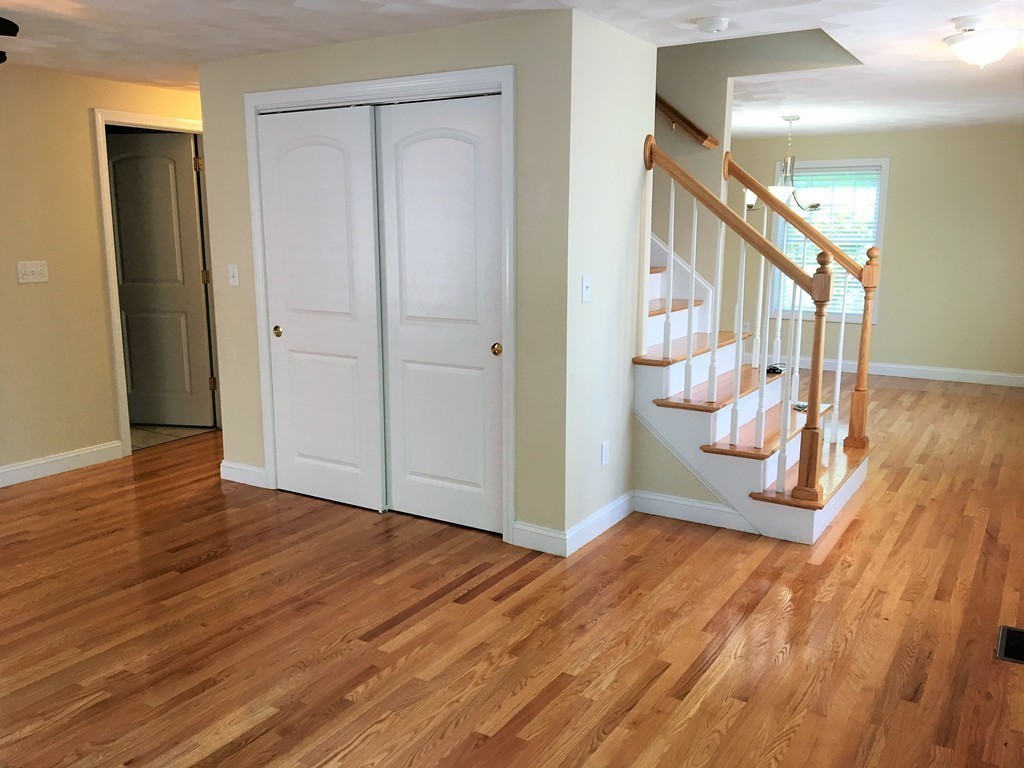 42 Glen Road Swampscott, MA 01907 - Photo 3 of 28 Gallery Image 3