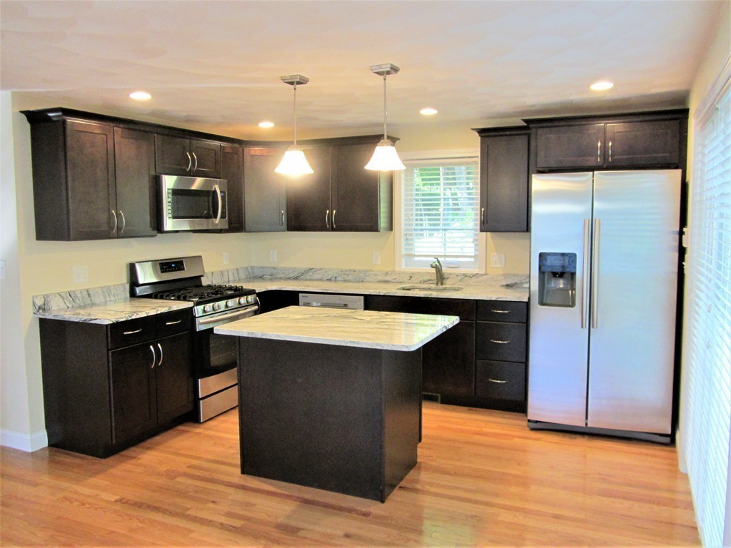 42 Glen Road Swampscott, MA 01907 - Photo 5 of 28 Gallery Image 5