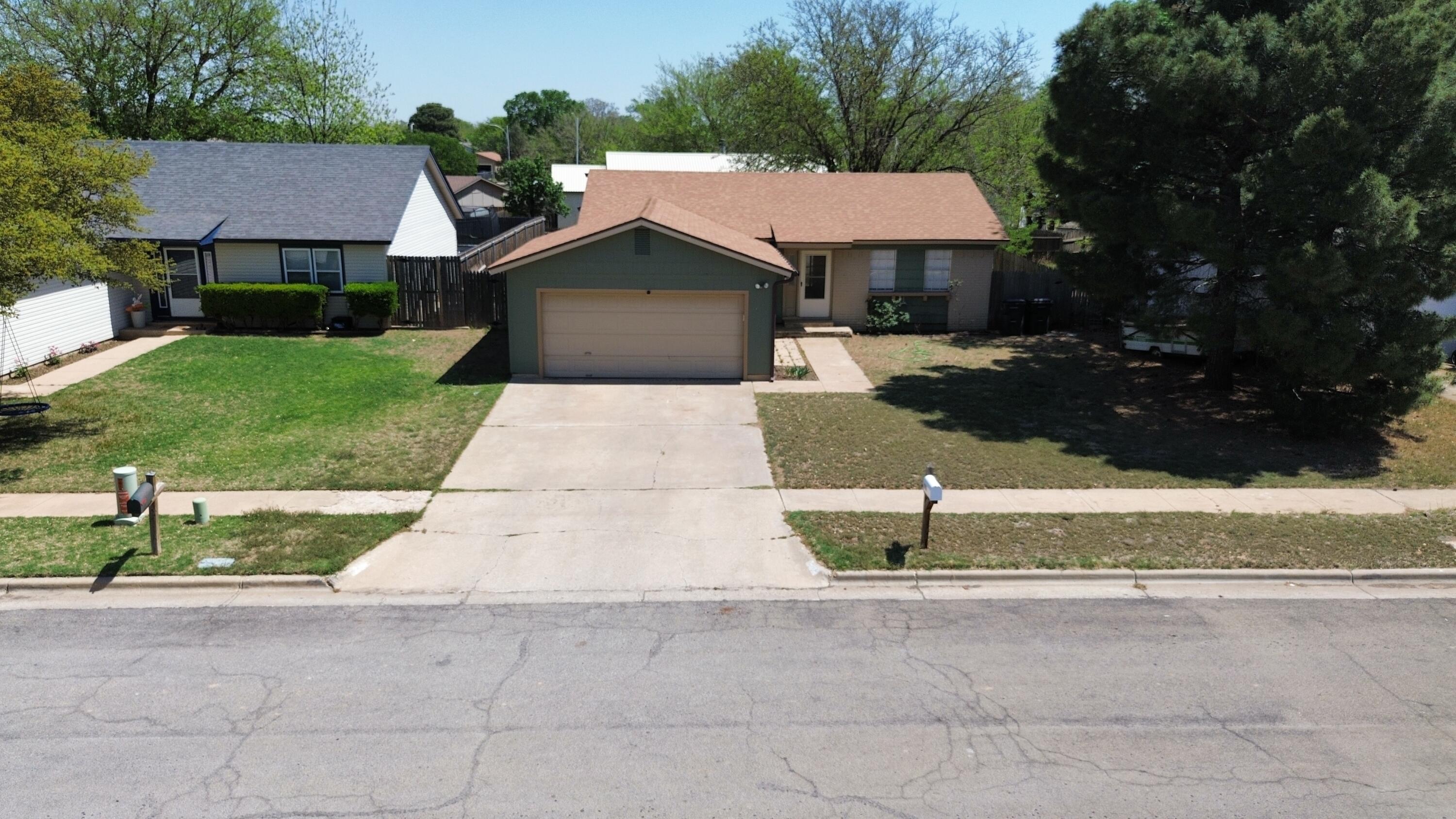 9203 Canton Avenue Lubbock, TX 79423 - Photo 26 of 27 dji_fly_20250410_135346_903_174483815545