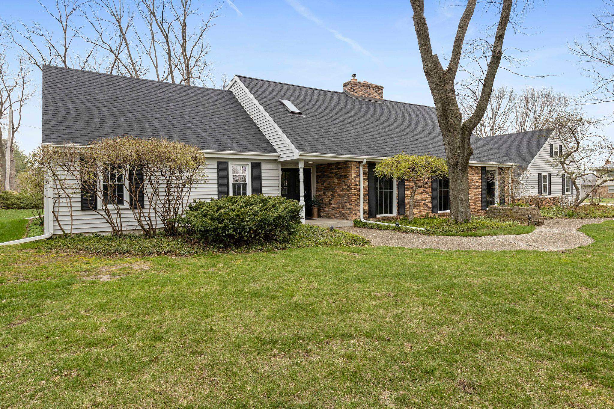 6570 Spring Creek Road Rockford, IL 61114 - Photo 1 of 43 Gallery Image 1