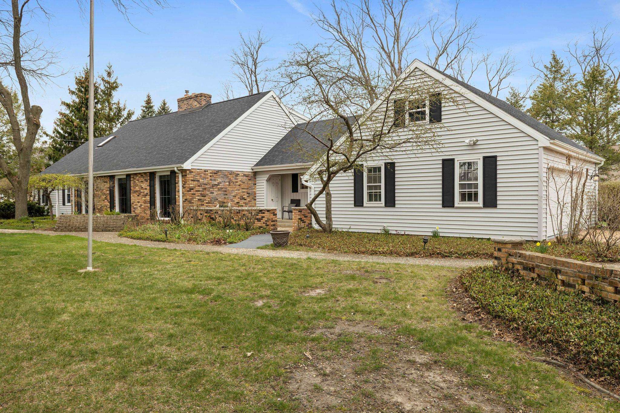 6570 Spring Creek Road Rockford, IL 61114 - Photo 3 of 43 Gallery Image 3
