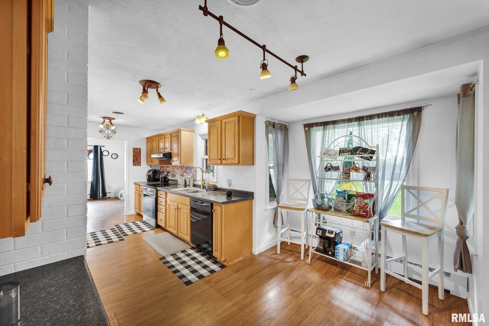 2304 North Lehman Road Peoria, IL 61604 - Photo 8 of 31