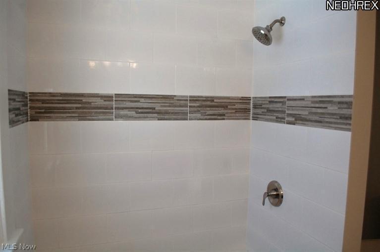 2253 Maplewood Road Cleveland, OH 44118 - Photo 19 of 23 Detail of tile work in shower