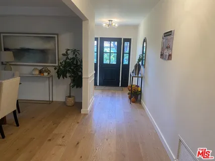 $2,399,000 | 4559 Morella Avenue, Studio City, CA 91607