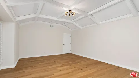 $2,399,000 | 4559 Morella Avenue, Studio City, CA 91607