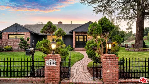 $2,399,000 | 4559 Morella Avenue, Studio City, CA 91607