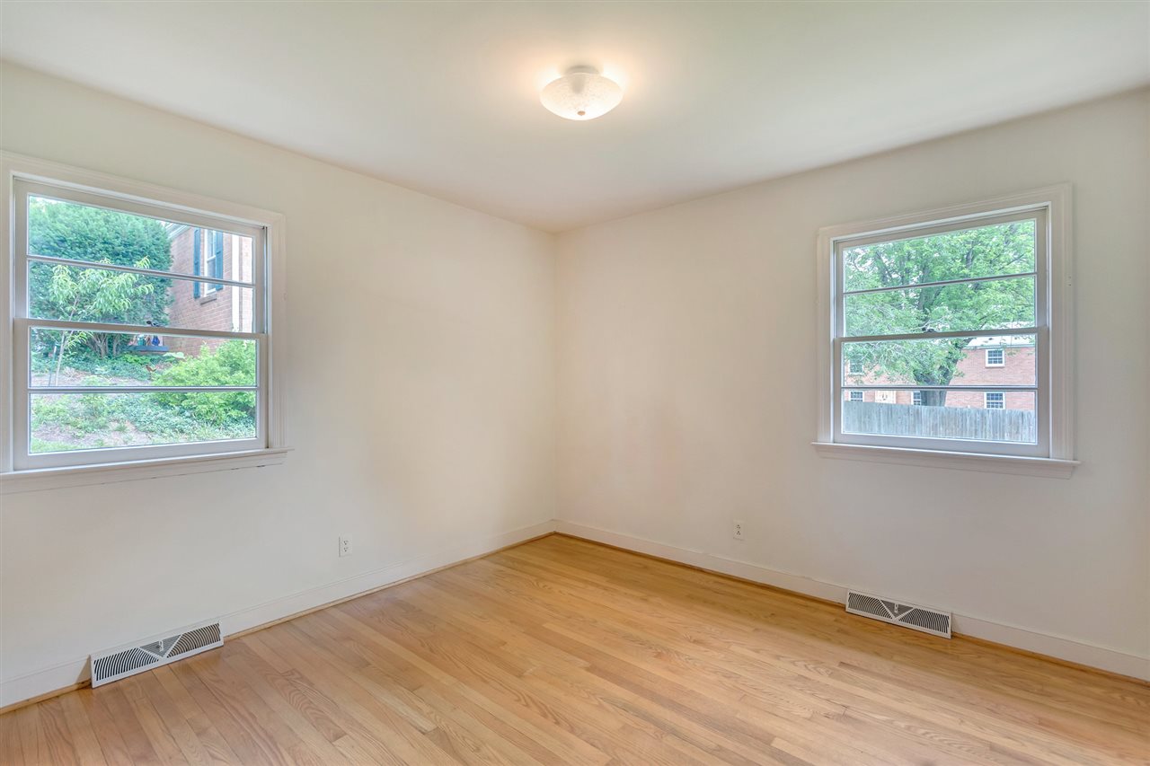 1419 Rutledge Avenue Charlottesville, VA 22903 - Photo 11 of 18 Gallery Image 11
