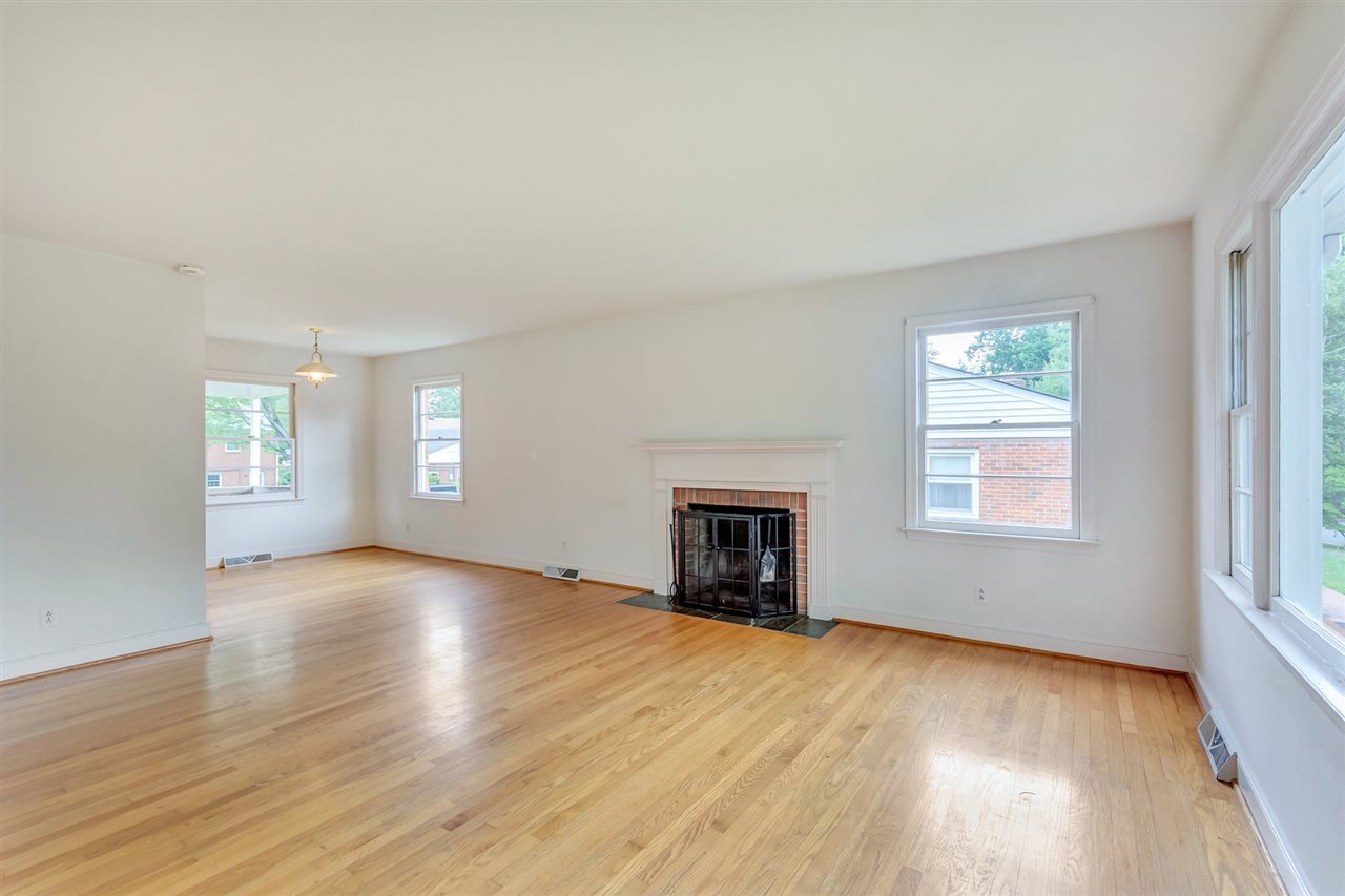 1419 Rutledge Avenue Charlottesville, VA 22903 - Photo 3 of 18 Gallery Image 3