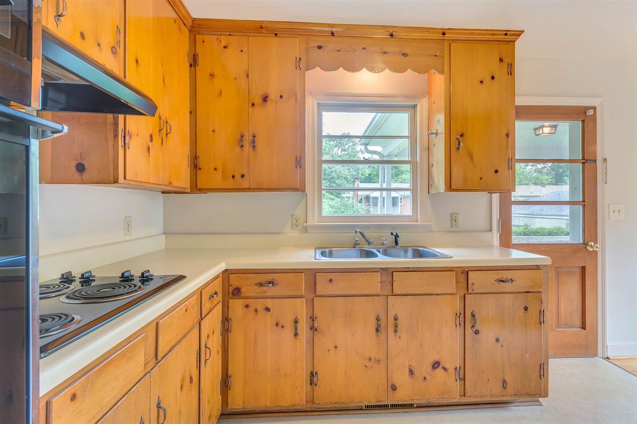 1419 Rutledge Avenue Charlottesville, VA 22903 - Photo 6 of 18 Gallery Image 6