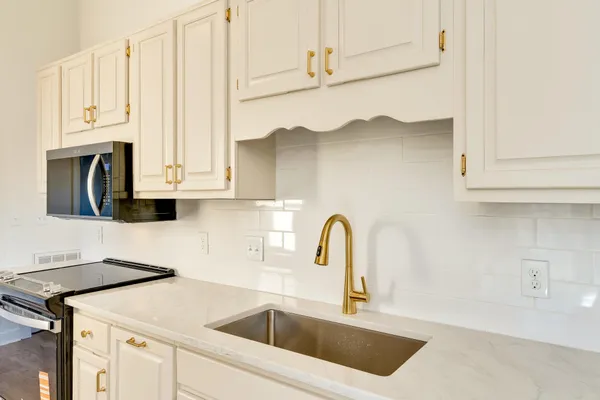 $430,000 | 1213 Bridgewater Lane, Chattanooga, TN 37405