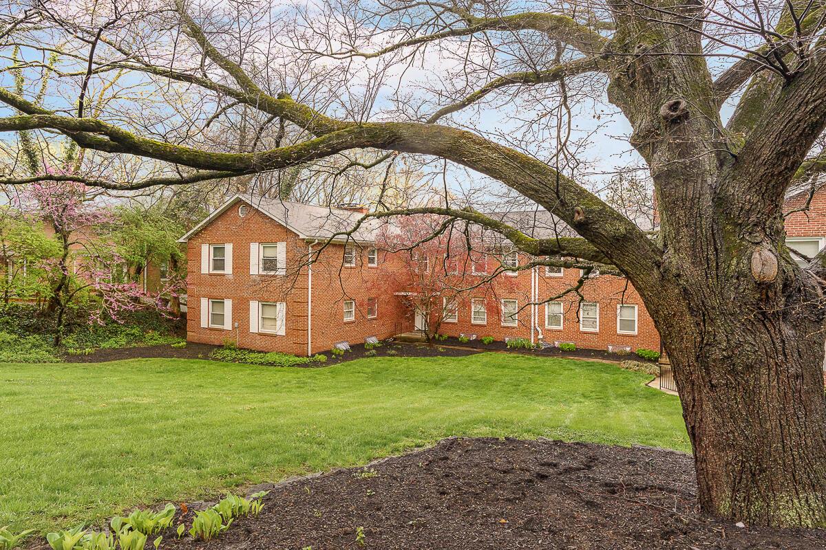 2611 Charing Road, Unit B Columbus, OH 43221 - Photo 2 of 23 Welcome