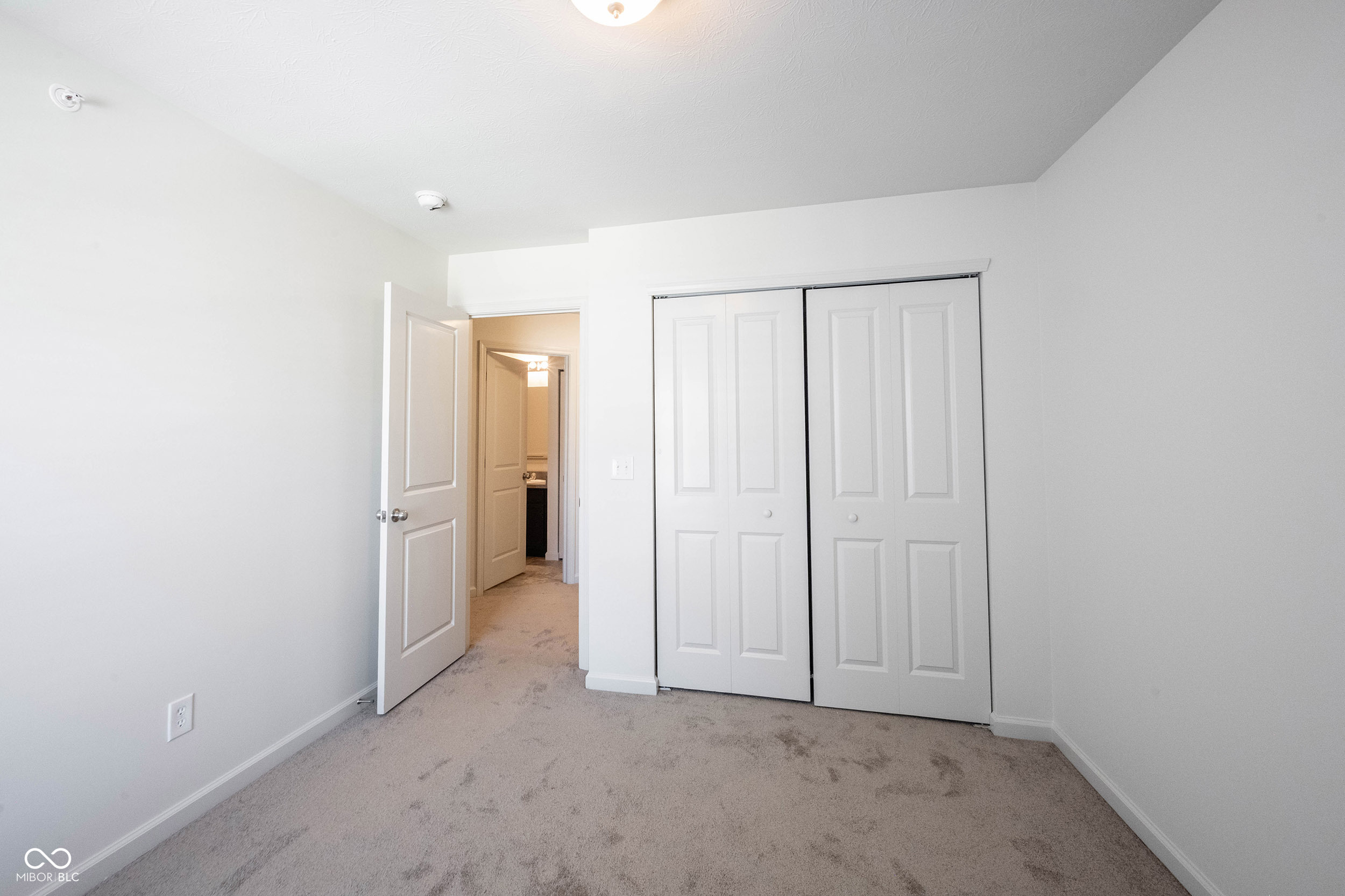 12015 Zircon Lane, Unit 900 Fishers, IN 46038 - Photo 25 of 34