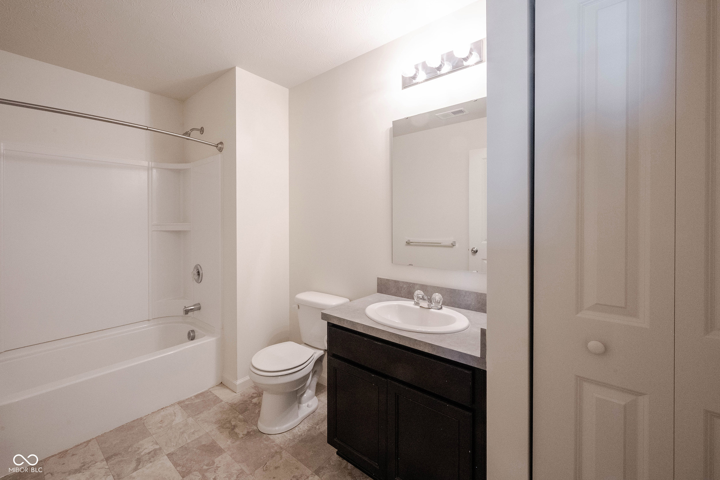 12015 Zircon Lane, Unit 900 Fishers, IN 46038 - Photo 26 of 34