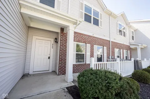 $1,700 | 12015 Zircon Lane, Unit 900, Fishers, IN 46038