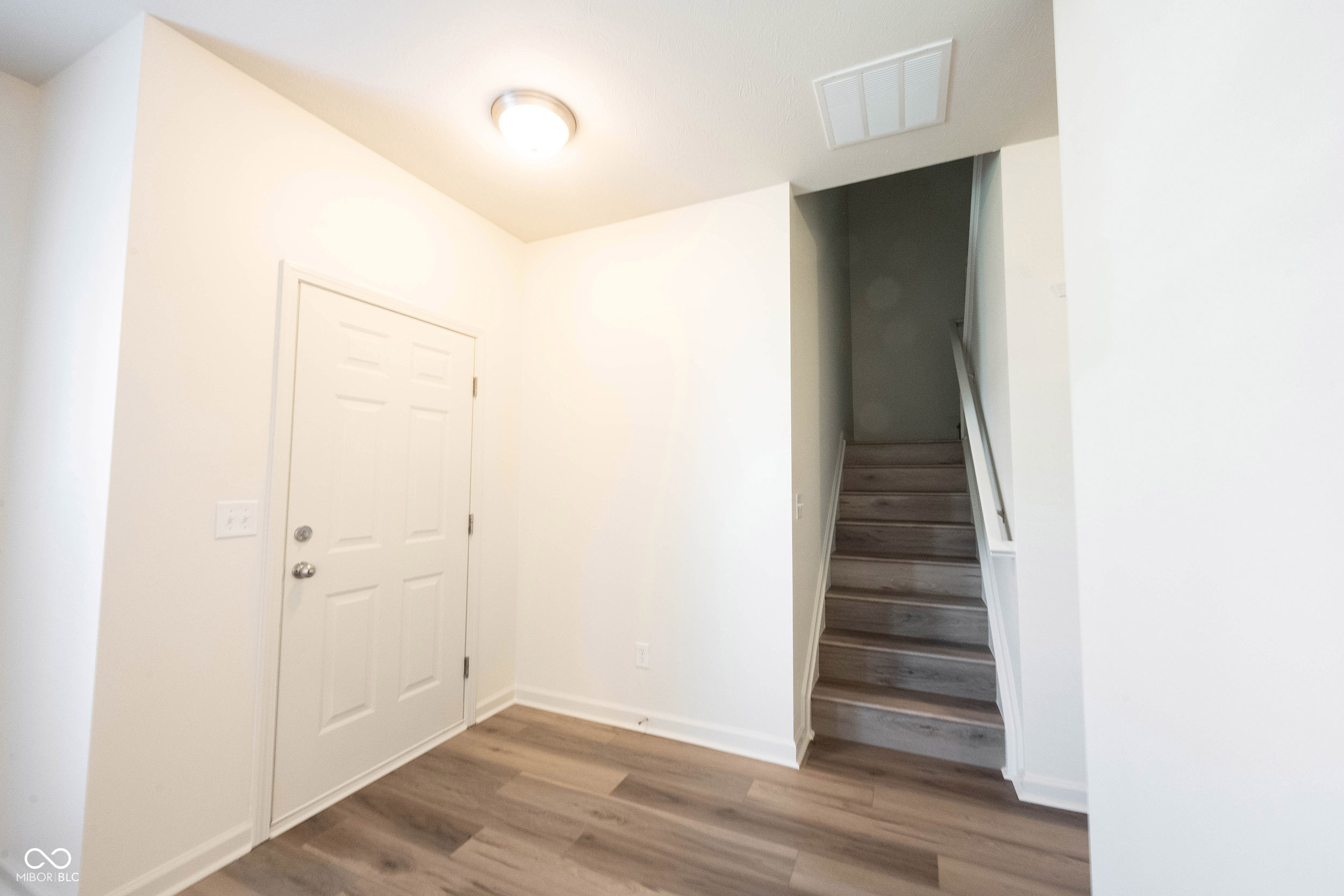 12015 Zircon Lane, Unit 900 Fishers, IN 46038 - Photo 5 of 34