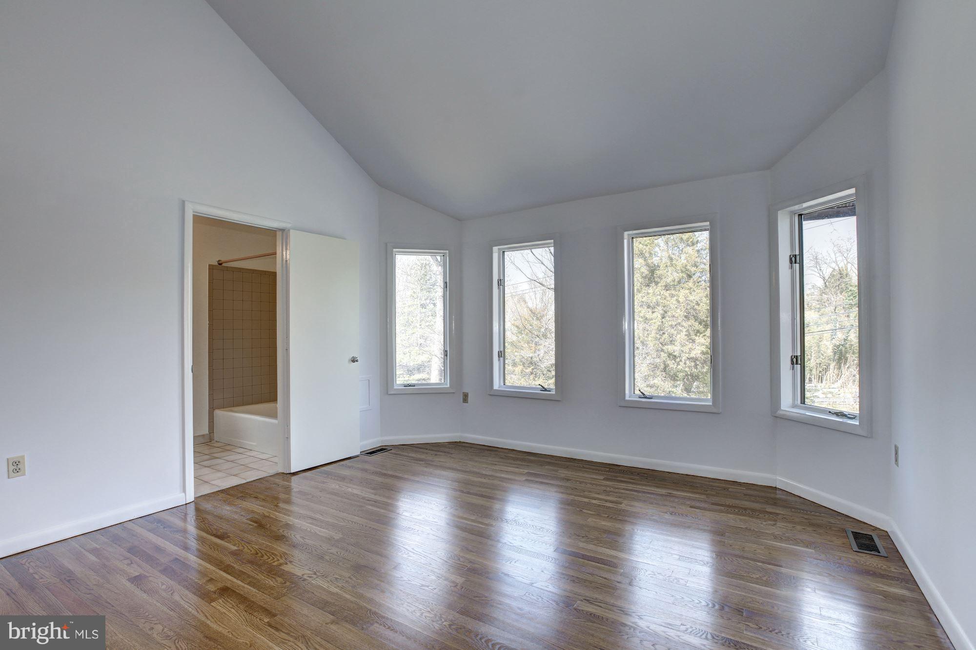 7130 River Road Bethesda, MD 20817 - Photo 15 of 30 Bedroom