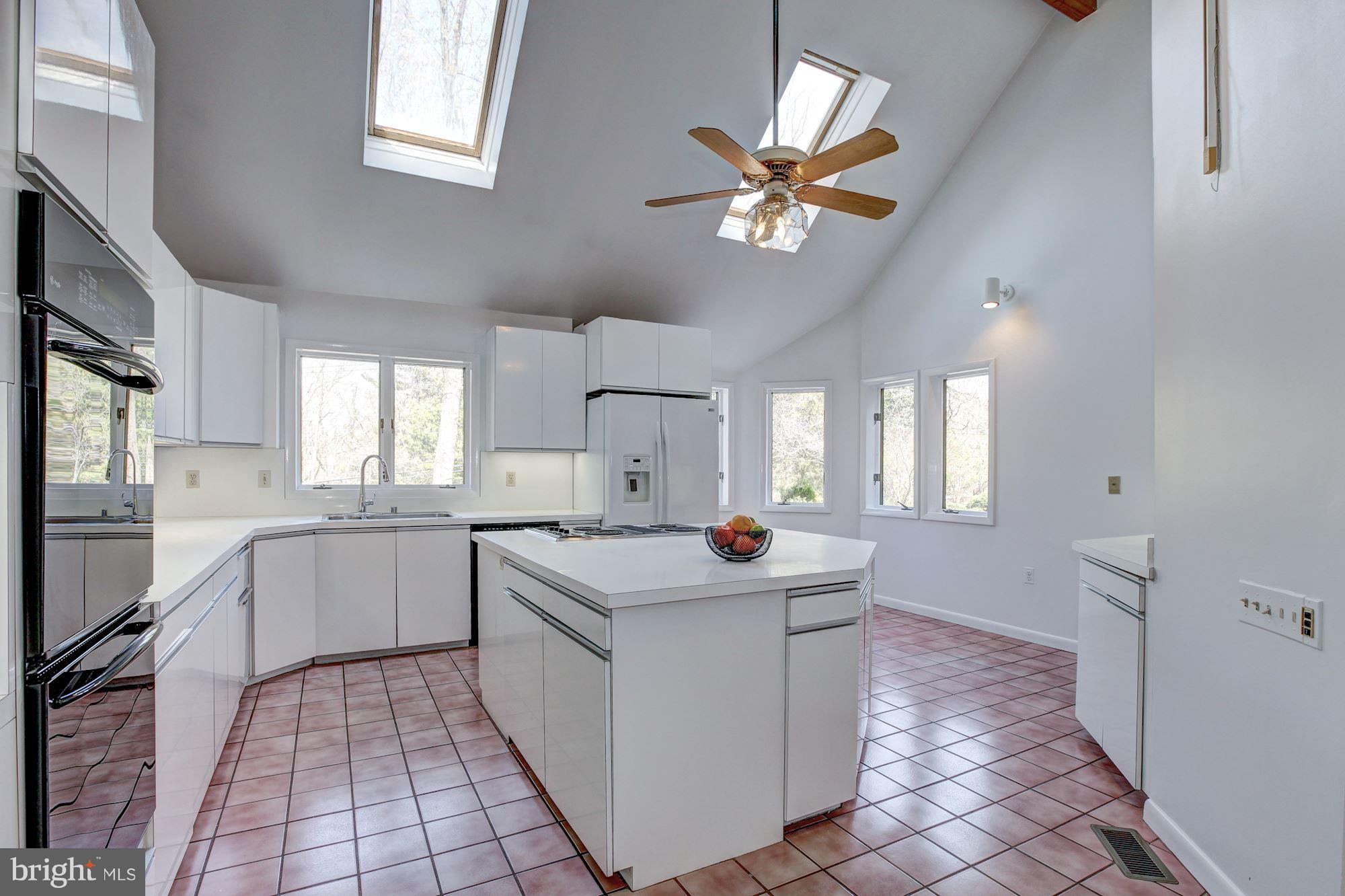 7130 River Road Bethesda, MD 20817 - Photo 4 of 30 Kitchen