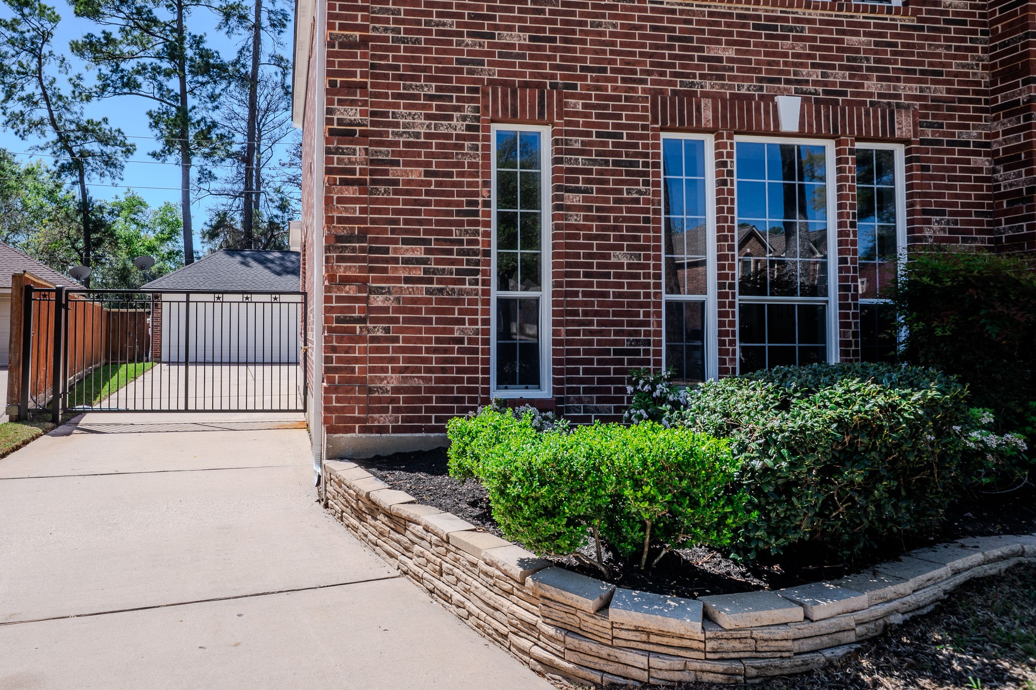 20131 Forest Drive Spring, TX 77388 - Photo 3 of 42