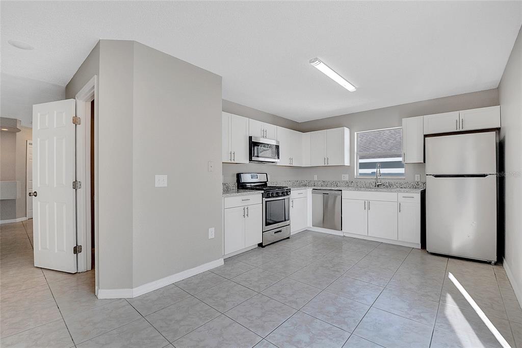 424 Royal Ridge Drive Davenport, FL 33837 - Photo 21 of 54