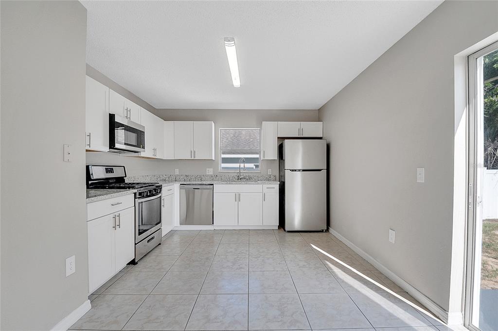 424 Royal Ridge Drive Davenport, FL 33837 - Photo 22 of 54