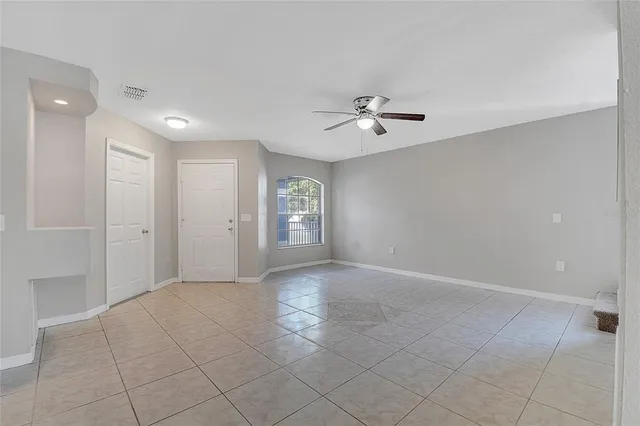 $289,900 | 424 Royal Ridge Drive, Davenport, FL 33837