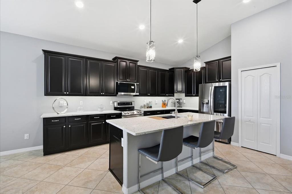 11604 Sunburst Marble Road Riverview, FL 33579 - Photo 9 of 39
