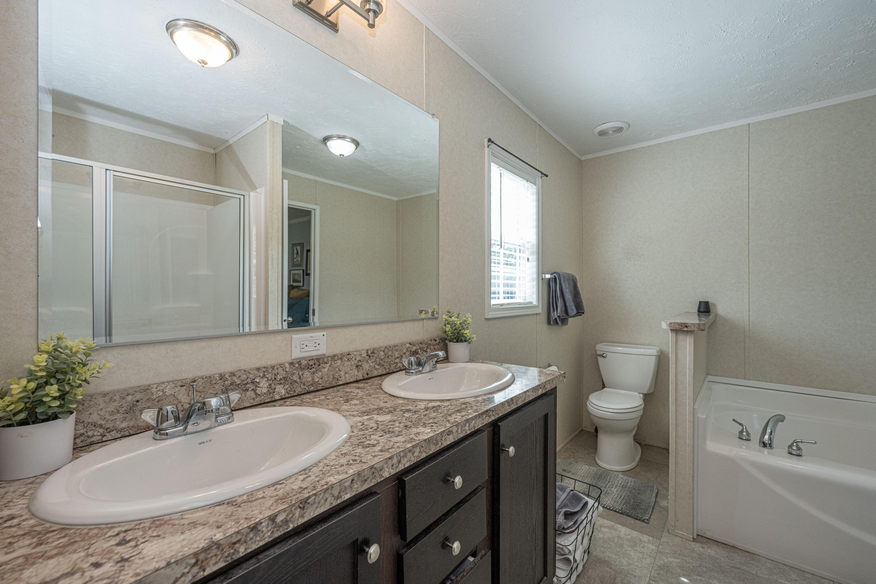 2542 Old Gilliard Road Ridgeville, SC 29472 - Photo 22 of 51 Primary Bathroom