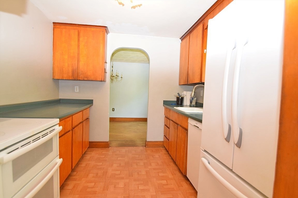 38 Bartlett Road Randolph, MA 02368 - Photo 17 of 28