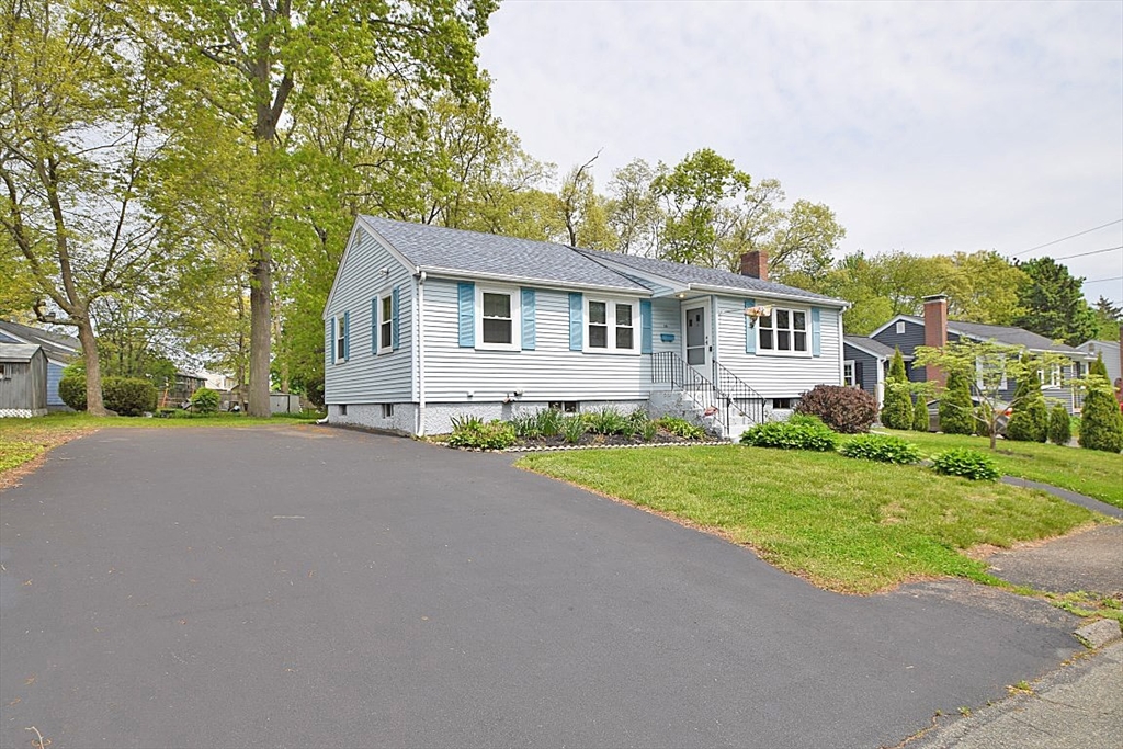 38 Bartlett Road Randolph, MA 02368 - Photo 3 of 28