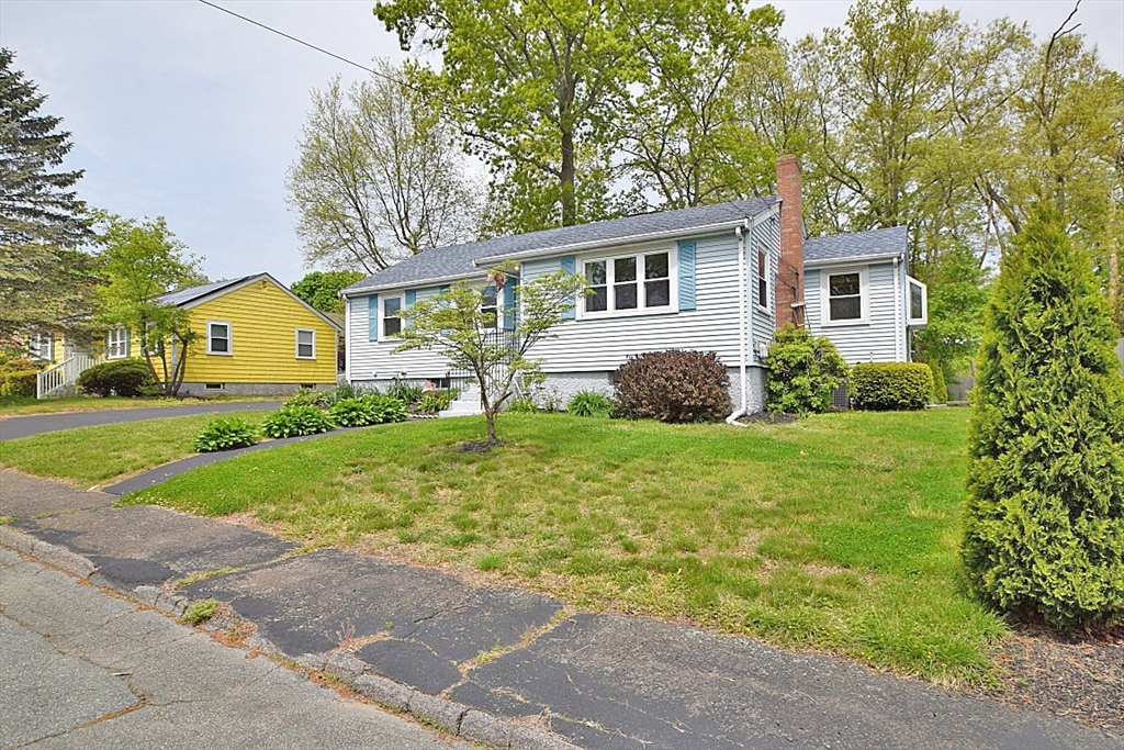 38 Bartlett Road Randolph, MA 02368 - Photo 5 of 28