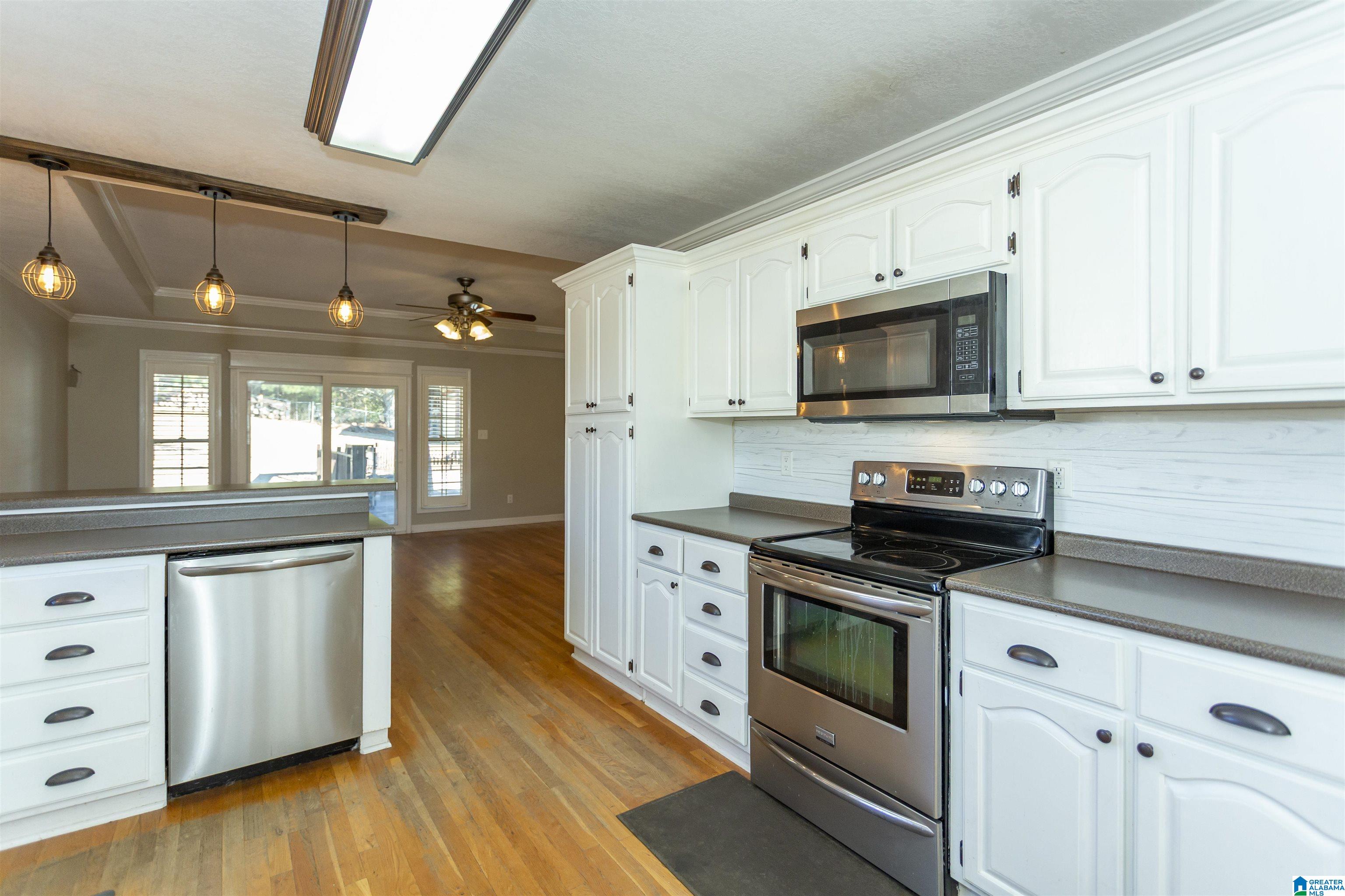 906 Ridgeway Drive Oneonta, AL 35121 - Photo 10 of 41