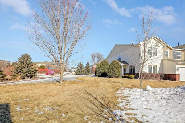 $294,000 | 1648 White Pine Way, Unit D, Carver, MN 55315