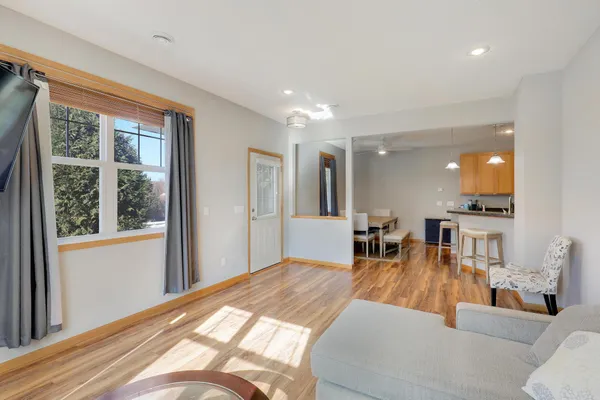 $294,000 | 1648 White Pine Way, Unit D, Carver, MN 55315