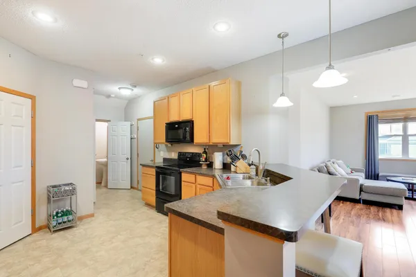 $294,000 | 1648 White Pine Way, Unit D, Carver, MN 55315