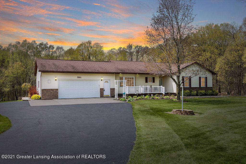 561 Creyts Road Dimondale, MI 48821 - Photo 1 of 55 Dusk1