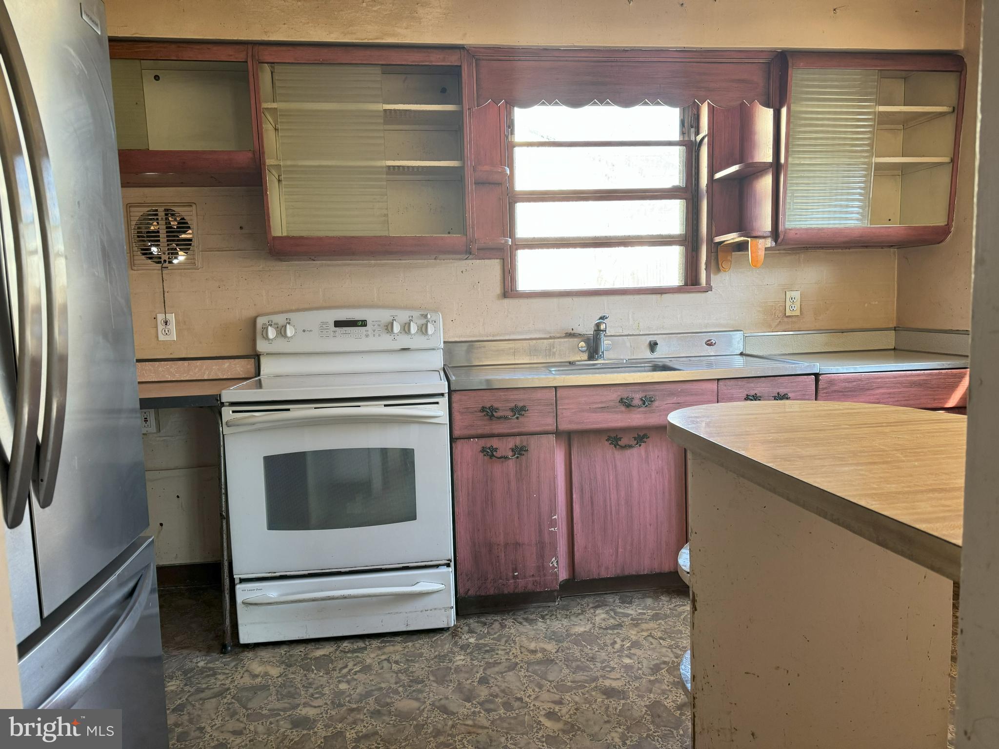 504 Toll Road Oreland, PA 19075 - Photo 5 of 20 Kitchen