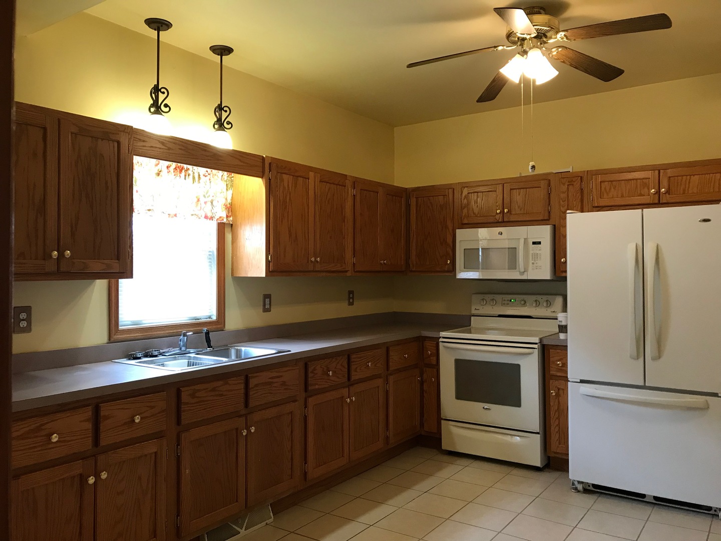 212 West Cleveland Street Spring Valley, IL 61362 - Photo 5 of 21 Gallery Image 5