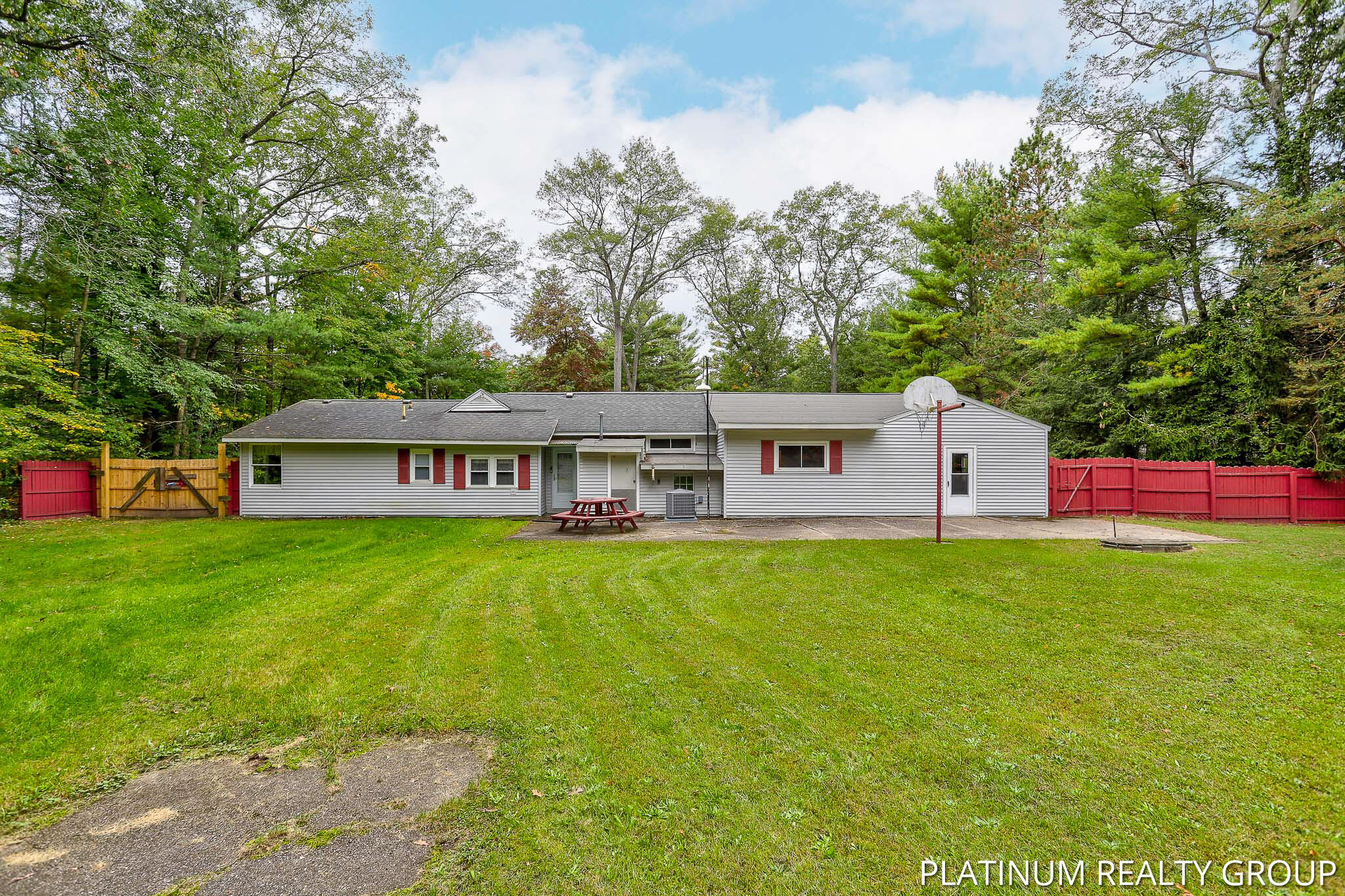 1456 Benjamin Road Muskegon, MI 49445 - Photo 6 of 38 1456 Benjamin Rd Muskegon-8
