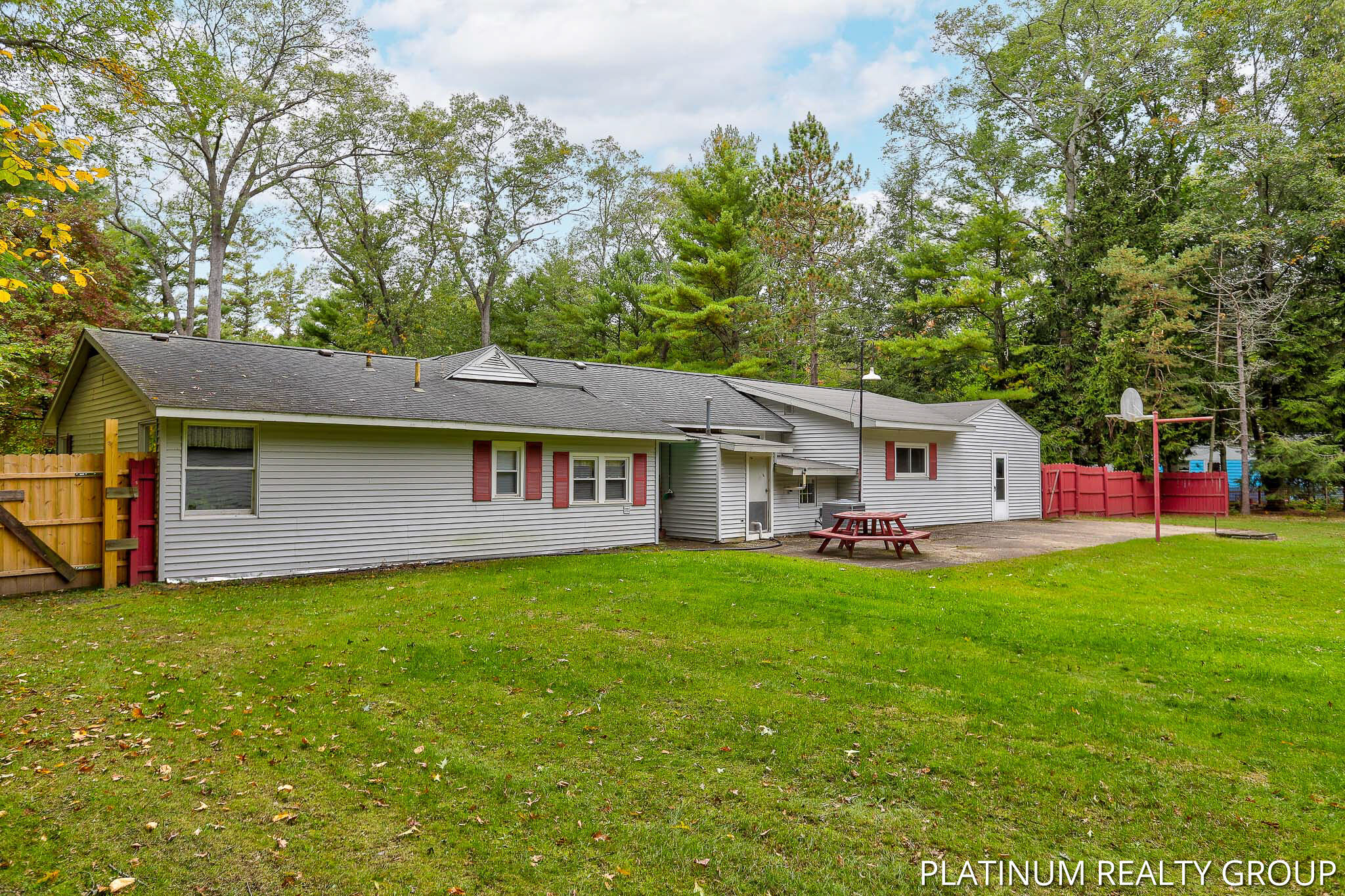 1456 Benjamin Road Muskegon, MI 49445 - Photo 8 of 38 1456 Benjamin Rd Muskegon-10